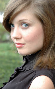 Nicki Clyne